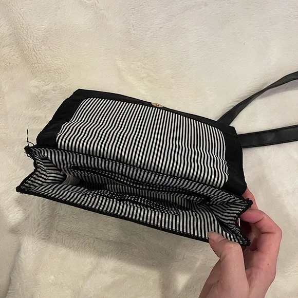 Christian Siriano Crossbody Bag Black - Picture 7 of 9